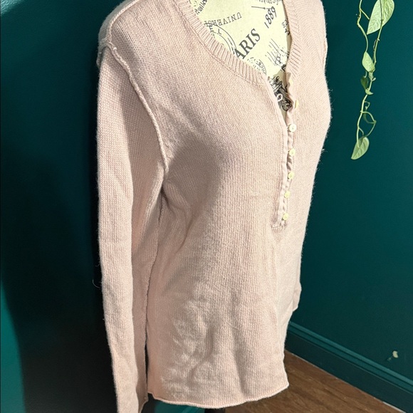 Eddie Bauer Blush Button Down Knit Top - Picture 2 of 9